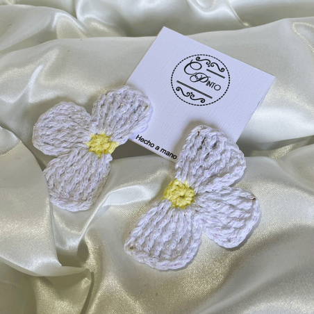 Aros Mitad Flor Blanca