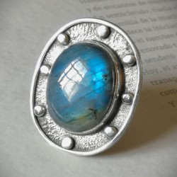 Anillo Labradorita Tachas