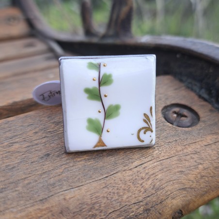 Anillo Cuadrado con Hojas