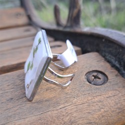 Anillo Cuadrado con Hojas