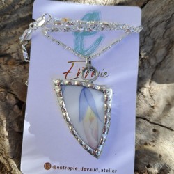 Collar con botón de rosa,...