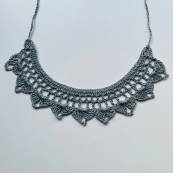 Collar Raíz Gris