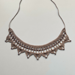 Collar Raíz Café Claro