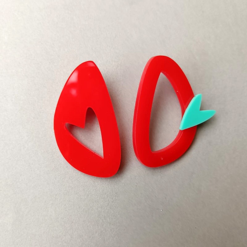 Corazones asimétricos en acrilico