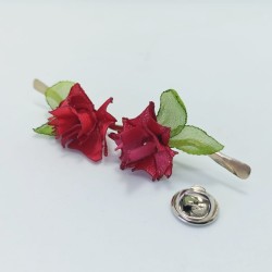 Pin Botón doble en Rama rojo fucsia