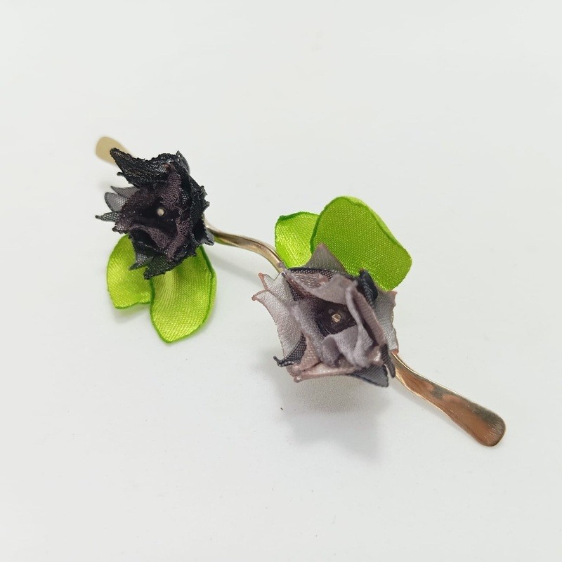 Pin Botón doble en Rama grises