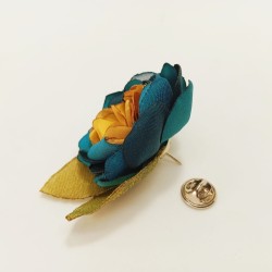 Pin Carmen flor chica petróleo y dorado