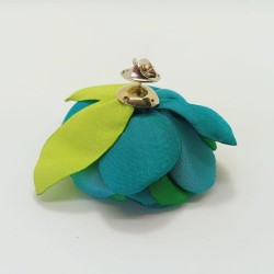 Pin Carmen flor grande turquesa verde
