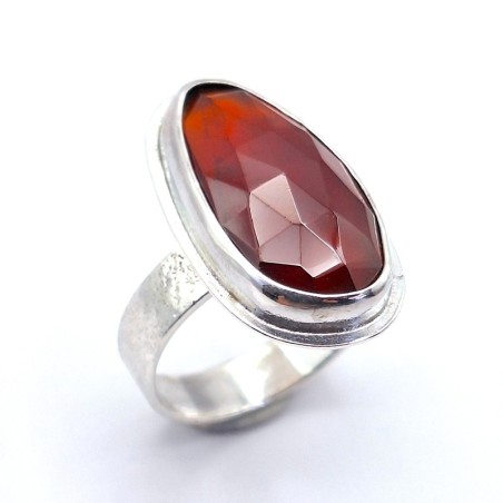 Anillo Granate borde simple plata