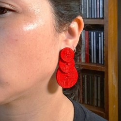 Aros triple círculo rojo soutache