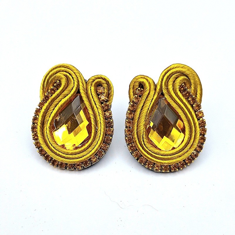 Aros gota dorado soutache