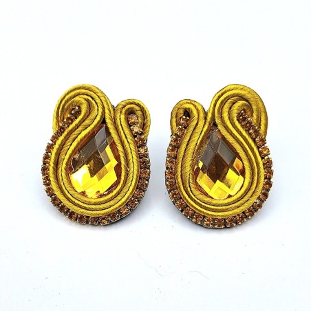 Aros gota dorado soutache