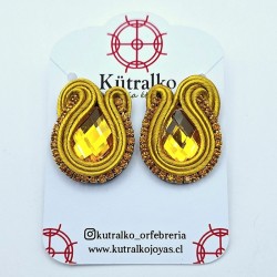 Aros gota dorado soutache