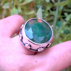 Anillo Esmeralda tachas redondo plata