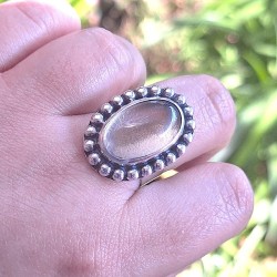 Anillo Cuarzo ahumado oval pelotitas plata