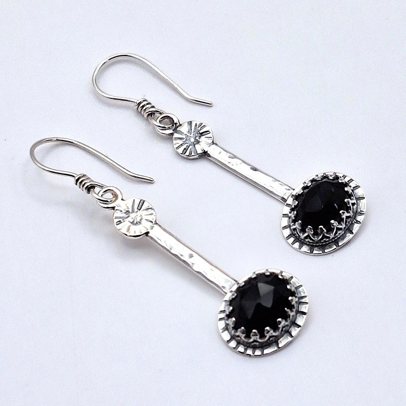 Aros Ónix negro palitos plata