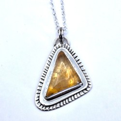 Colgante Citrino triangular plata