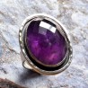 Anillo amatista facetada oval borde plata
