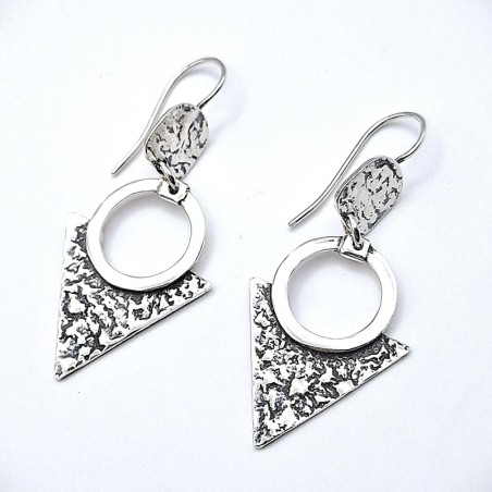 Aros étnicos triángulo textura plata