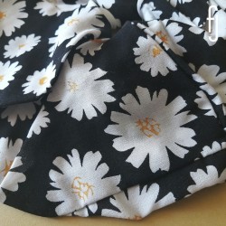 Maxi Scrunchie Negro Flores blancas