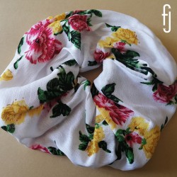 Maxi Scrunchie Blanco Flores Amarillas