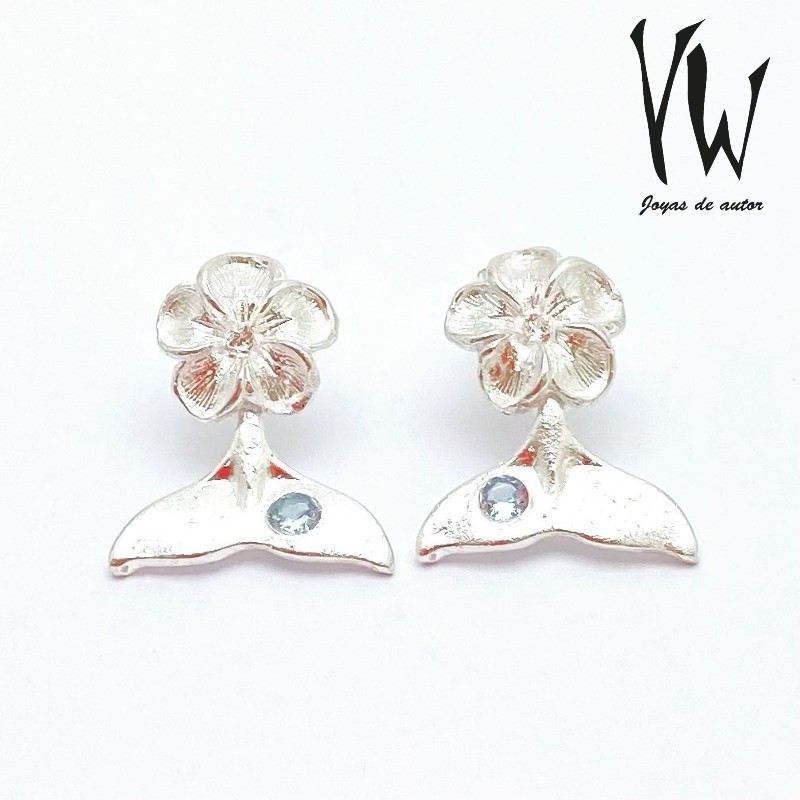 Aro Plata Cola Ballena con Flor y Agua Marina